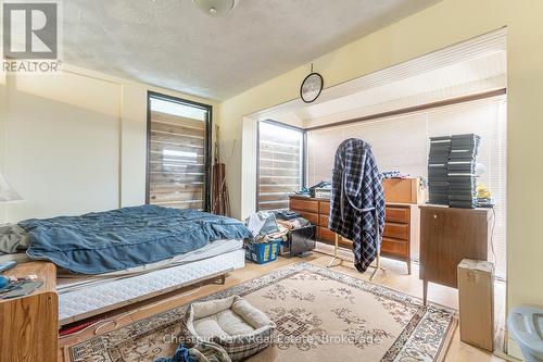 715 2Nd Avenue E, Owen Sound, ON - Indoor Photo Showing Bedroom