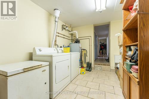 715 2Nd Avenue E, Owen Sound, ON - Indoor Photo Showing Laundry Room