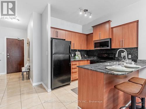 A - 8 Rosebank Drive, Toronto, ON - Indoor Photo Showing Kitchen