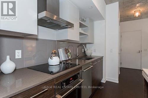 Lph34 - 1030 King Street W, Toronto, ON - Indoor Photo Showing Kitchen