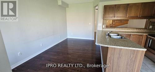 4697 Alana Glen Drive, Mississauga, ON - Indoor Photo Showing Kitchen With Double Sink