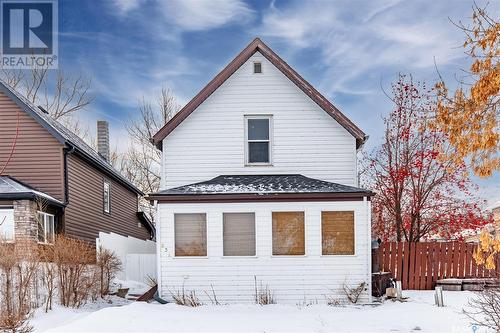 231 Home Street W, Moose Jaw, SK - Outdoor