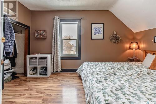 231 Home Street W, Moose Jaw, SK - Indoor Photo Showing Bedroom