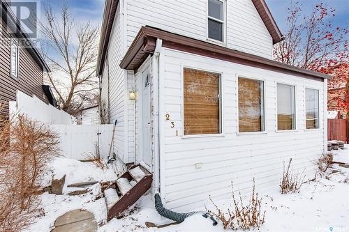 231 Home Street W, Moose Jaw, SK - Outdoor