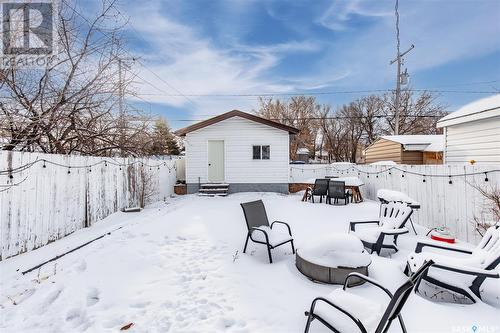 231 Home Street W, Moose Jaw, SK - Outdoor