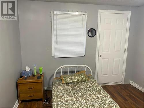 76 West 4Th Street, Hamilton, ON - Indoor Photo Showing Bedroom