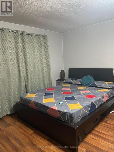 76 West 4Th Street, Hamilton, ON - Indoor Photo Showing Bedroom