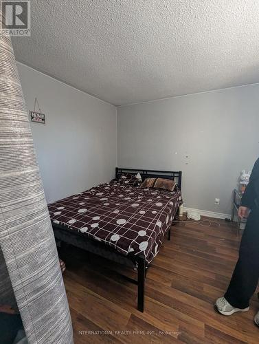 76 West 4Th Street, Hamilton, ON - Indoor Photo Showing Bedroom