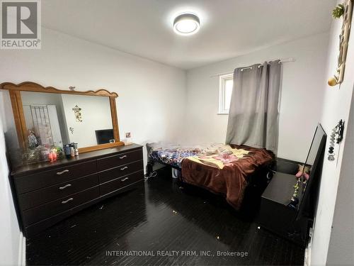 99 West 4Th Street, Hamilton, ON - Indoor Photo Showing Bedroom