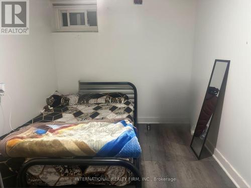 99 West 4Th Street, Hamilton, ON - Indoor Photo Showing Bedroom