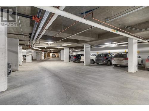 3190 Creekside Way Unit# 319, Sun Peaks, BC - Indoor Photo Showing Garage