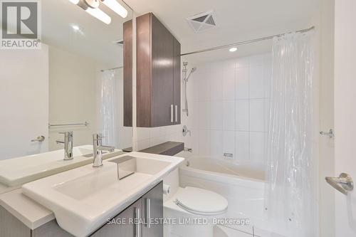 1605 - 8 Telegram Mews, Toronto, ON - Indoor Photo Showing Bathroom