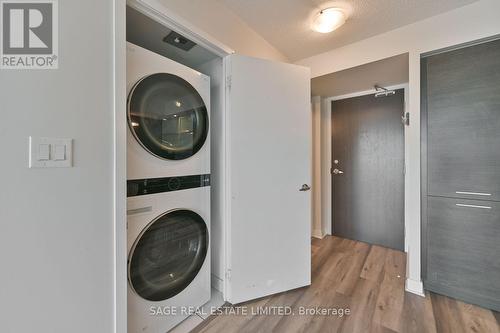 1605 - 8 Telegram Mews, Toronto, ON - Indoor Photo Showing Laundry Room