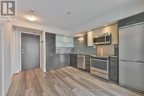 1605 - 8 Telegram Mews, Toronto, ON - Indoor Photo Showing Kitchen