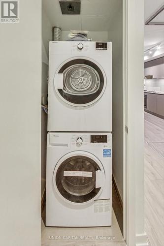 611 - 55 Mercer Street, Toronto, ON - Indoor Photo Showing Laundry Room