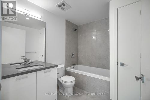 2002 - 195 Mccaul Street, Toronto, ON - Indoor Photo Showing Bathroom