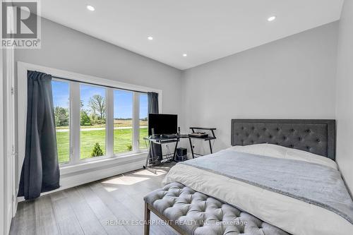 389 Concession 4 Road, Haldimand, ON - Indoor Photo Showing Bedroom