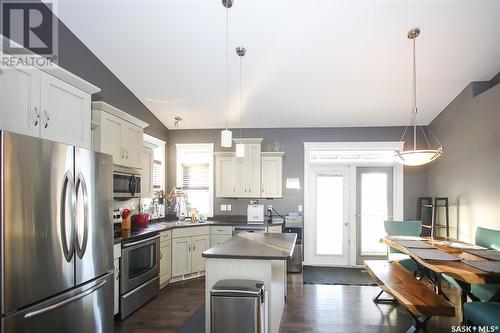 1118 Paton Lane, Saskatoon, SK - Indoor Photo Showing Kitchen With Upgraded Kitchen