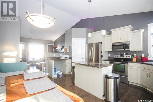 1118 Paton Lane, Saskatoon, SK - Indoor Photo Showing Kitchen