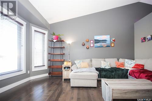 1118 Paton Lane, Saskatoon, SK - Indoor Photo Showing Living Room