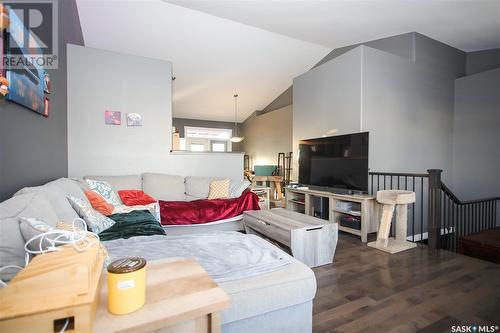 1118 Paton Lane, Saskatoon, SK - Indoor Photo Showing Living Room