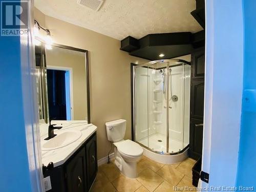 4 Athol Street, Campbellton, NB - Indoor Photo Showing Bathroom