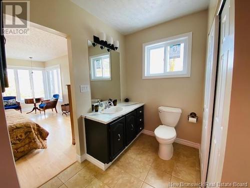 4 Athol Street, Campbellton, NB - Indoor Photo Showing Bathroom