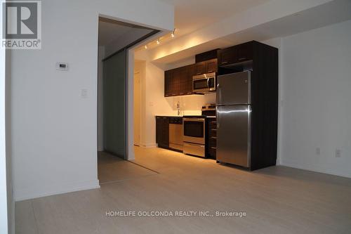 513 - 20 Bruyeres Mews, Toronto, ON - Indoor Photo Showing Kitchen