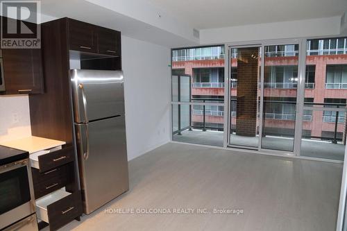 513 - 20 Bruyeres Mews, Toronto, ON - Indoor Photo Showing Kitchen