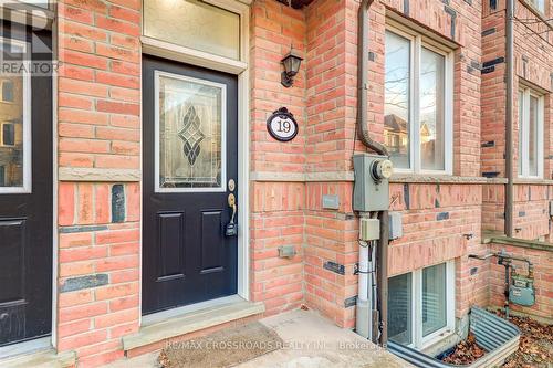 19 Kawneer Terrace, Toronto, ON - Outdoor With Exterior