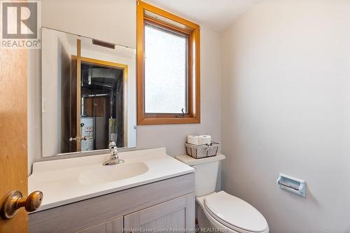 5810 Ninth Street, Lasalle, ON - Indoor Photo Showing Bathroom