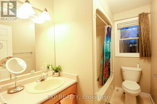 3 Warbler Heights, St. Thomas, ON - Indoor Photo Showing Bathroom