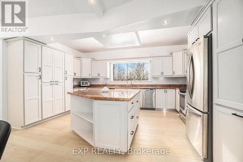 6974 Bank Street, Ottawa, ON - Indoor Photo Showing Kitchen