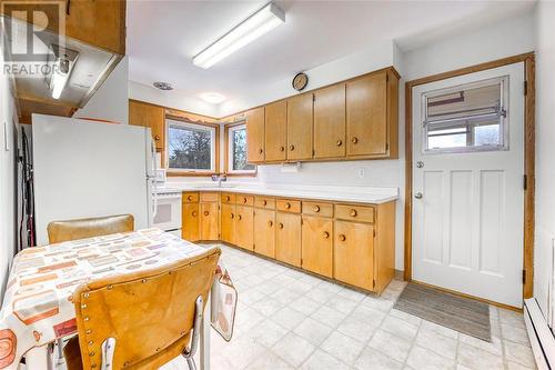 1191 Echo Road, Sarnia, ON - Indoor Photo Showing Kitchen