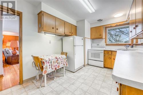 1191 Echo Road, Sarnia, ON - Indoor Photo Showing Kitchen