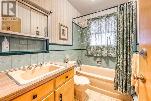 1191 Echo Road, Sarnia, ON - Indoor Photo Showing Bathroom