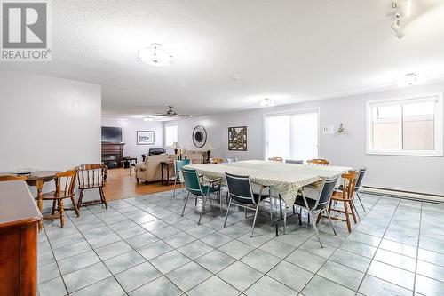 89 Pine St # 301, Sault Ste Marie, ON - Indoor Photo Showing Dining Room