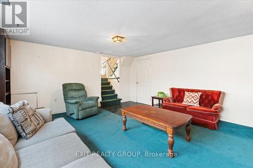 123 Prince Edward Street, Brighton, ON - Indoor Photo Showing Living Room