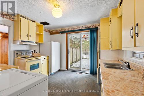 540 Mcnaughton Street, South Bruce Peninsula, ON - Indoor Photo Showing Kitchen With Double Sink