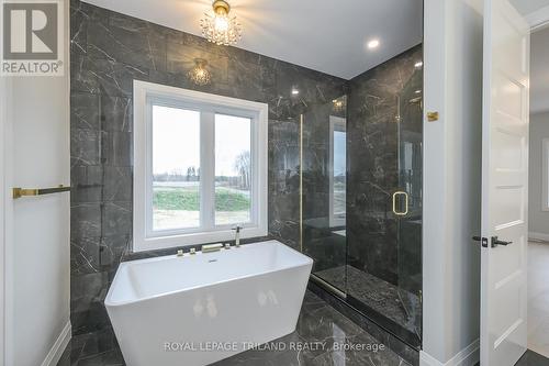 4225 Green Bend, London, ON - Indoor Photo Showing Bathroom