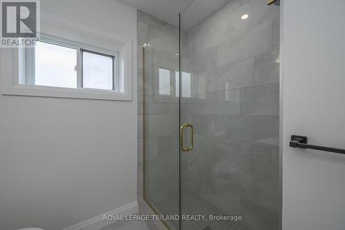 4225 Green Bend, London, ON - Indoor Photo Showing Bathroom