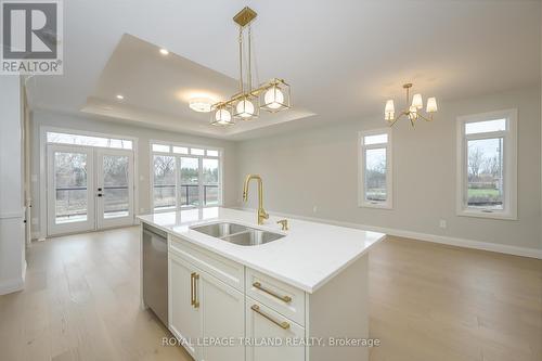 4225 Green Bend, London, ON - Indoor Photo Showing Kitchen With Double Sink