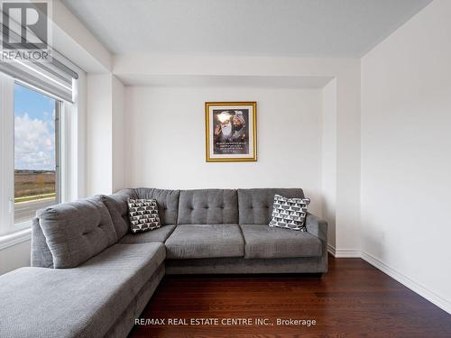 12230 Mclaughlin Road, Caledon, ON - Indoor Photo Showing Living Room