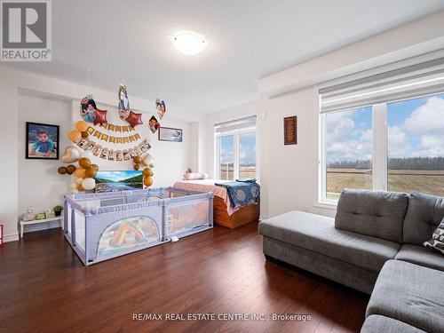 12230 Mclaughlin Road, Caledon, ON - Indoor Photo Showing Living Room