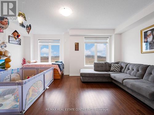 12230 Mclaughlin Road, Caledon, ON - Indoor Photo Showing Living Room