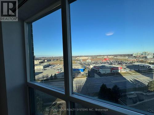 1110 - 4889 Kimbermount Avenue, Mississauga, ON -  With View