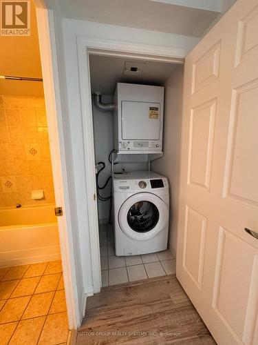 1110 - 4889 Kimbermount Avenue, Mississauga, ON - Indoor Photo Showing Laundry Room