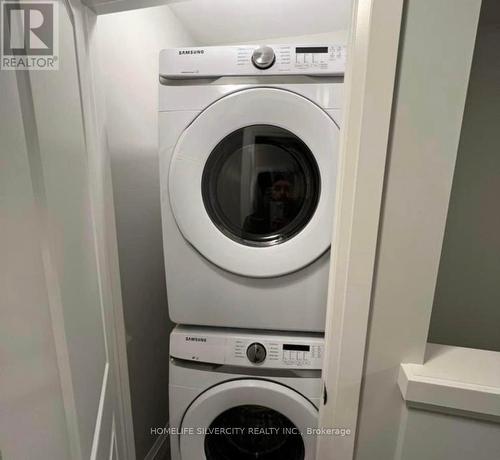 311 Chapel Hill Drive, Kitchener, ON - Indoor Photo Showing Laundry Room