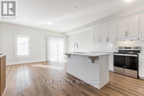 23 Bayberry Lane, Hamilton, ON - Indoor Photo Showing Kitchen