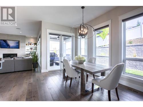 1373 Sladen Crescent, Kelowna, BC - Indoor Photo Showing Dining Room